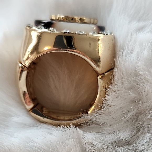 Leopard Wild Cat Stretchy Ring with Crystals - Picture 6 of 9